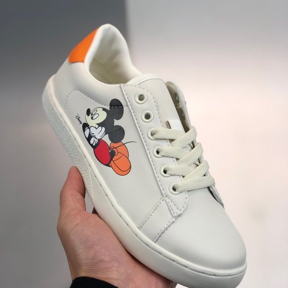 NEWGucci leather board shoes small white shoes